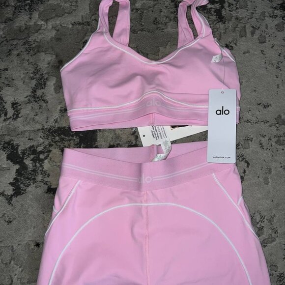 Alo Yoga Airbrush High-Waist Heart Throb Leggings & Bra Pink Set - Picture 5 of 9